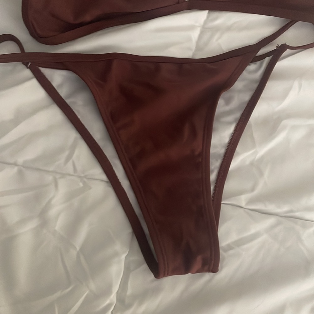 Bikini - Picture 2 of 4